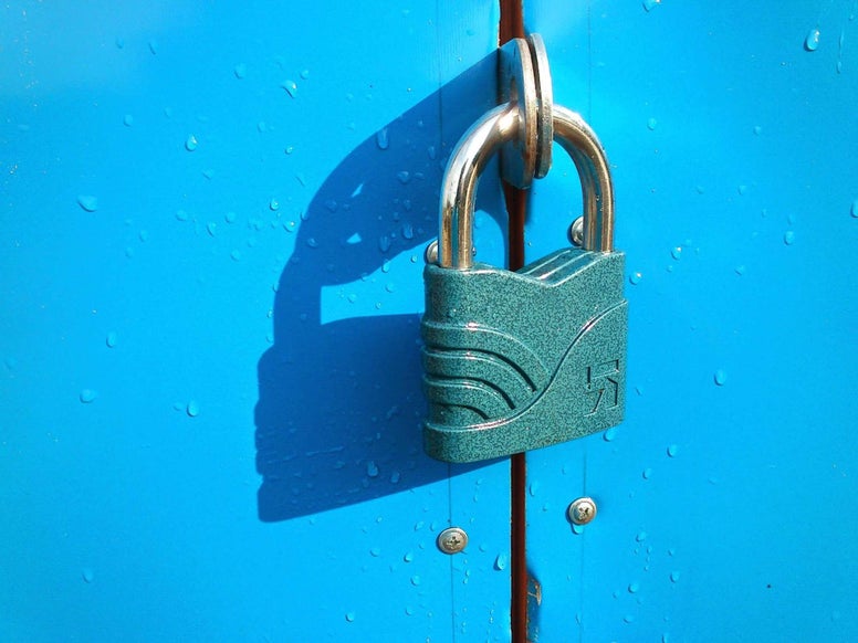 Padlock - Photo by Maxim Zhgulev on Unsplash